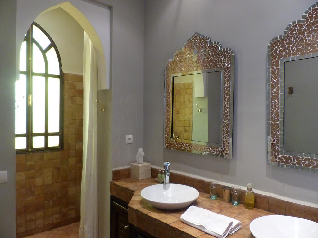 Le Cazar Hotel El Ain ภายนอก รูปภาพ
