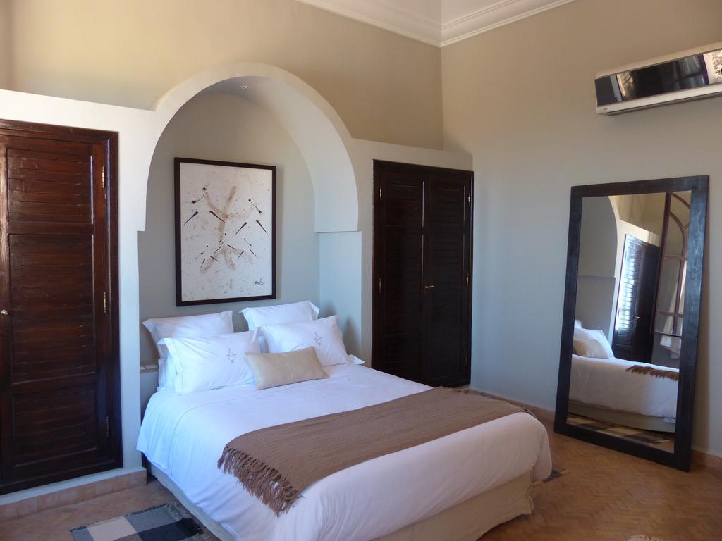 Le Cazar Hotel El Ain ภายนอก รูปภาพ