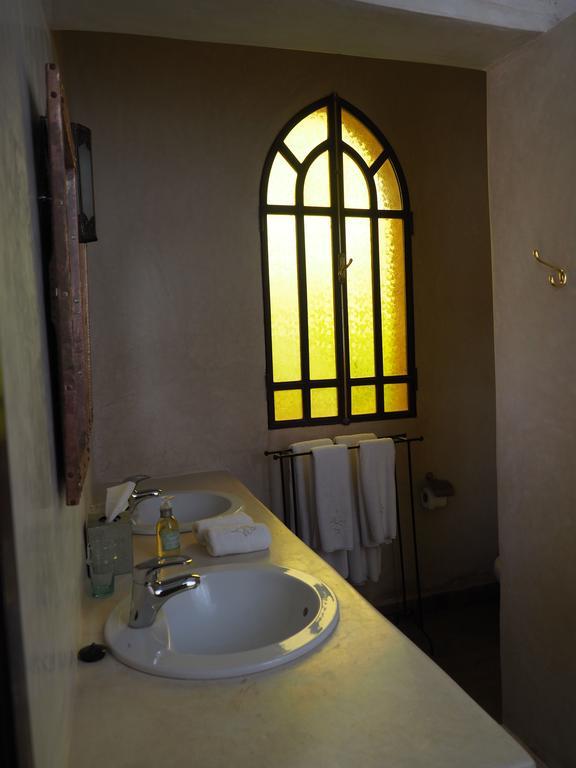 Le Cazar Hotel El Ain ภายนอก รูปภาพ