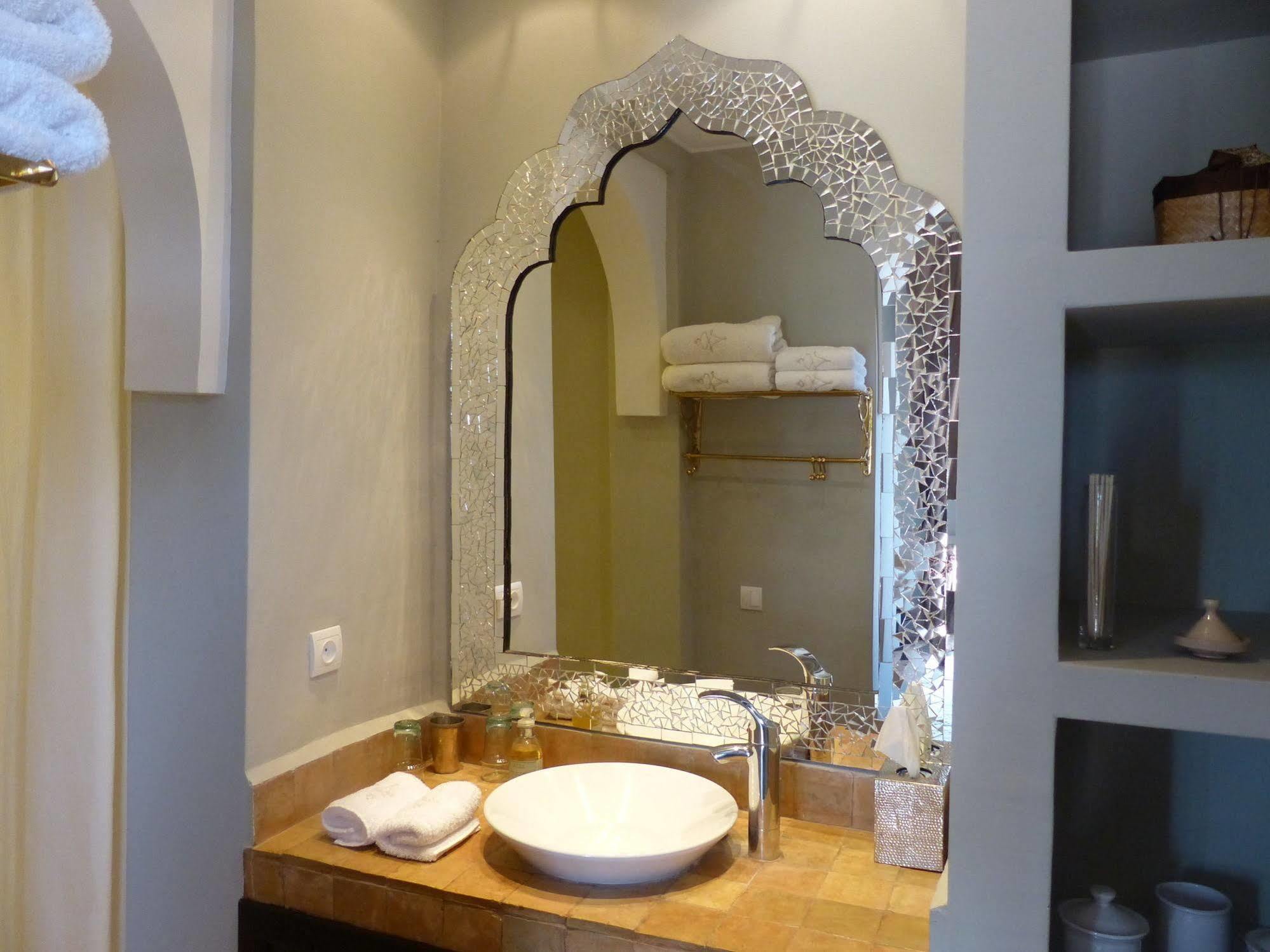 Le Cazar Hotel El Ain ภายนอก รูปภาพ