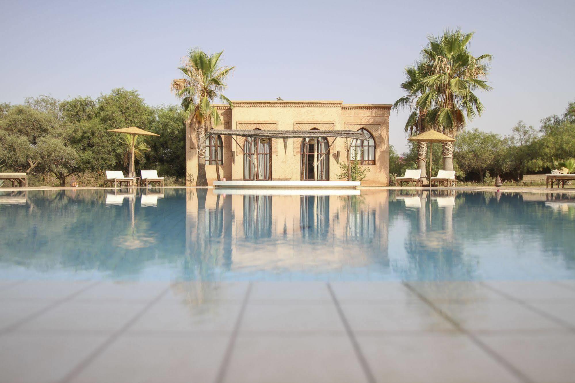 Le Cazar Hotel El Ain ภายนอก รูปภาพ