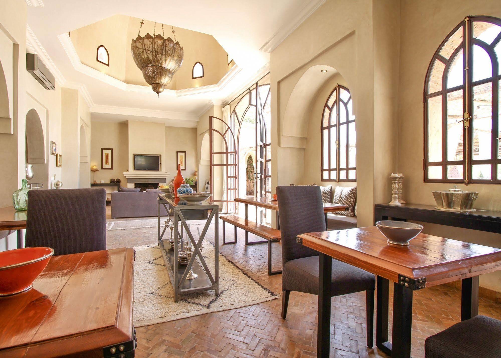 Le Cazar Hotel El Ain ภายนอก รูปภาพ